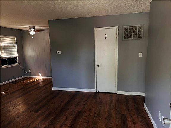 2nd image of 4902 Crest Dr
