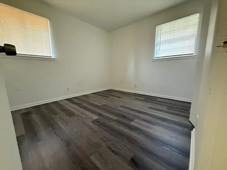 426 Brookview Dr — Photo 9
