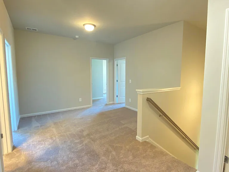 48 Westover Rd — Photo 6