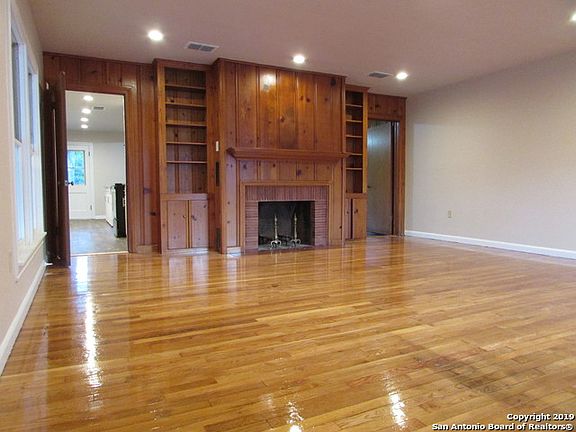 2nd image of 209 S Erkel Ave