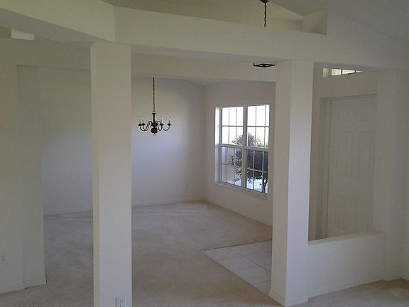 3rd image of 946 SE Bayfront Ave