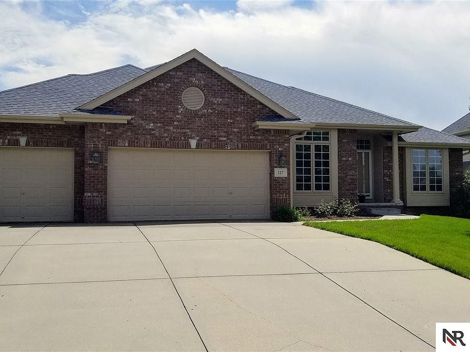 1st image of 327 Castle Pine Dr