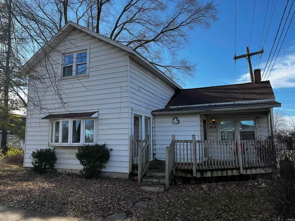 414 S Main St, Churubusco, IN 46723