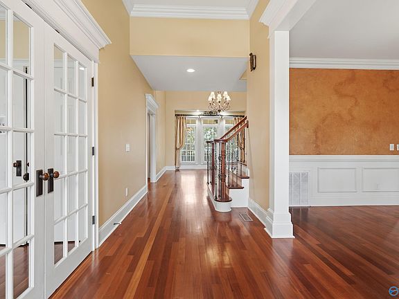 5th image of 3104 Chamlee Pl SE