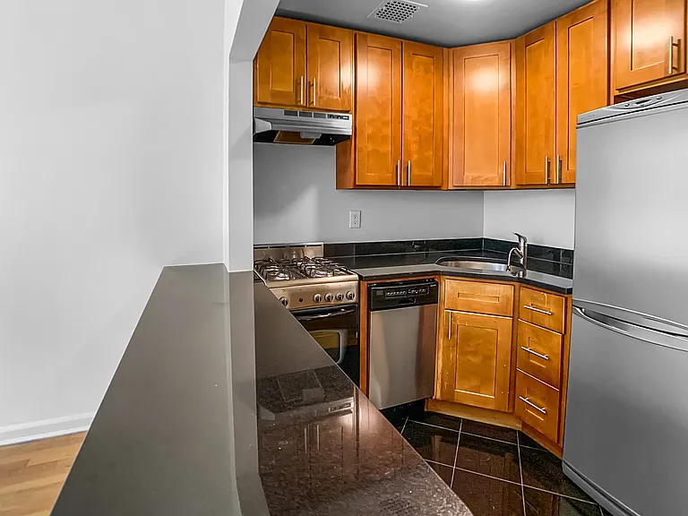 33 W 87th St #4A — Photo 3