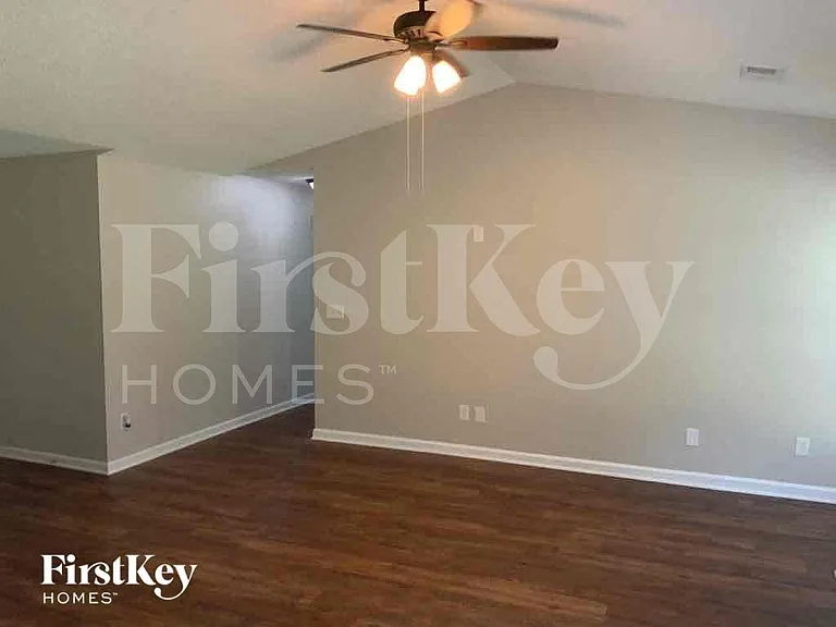 797 Gable Ct — Photo 4