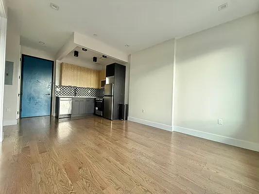 Rented by ERNY LLC | media 4