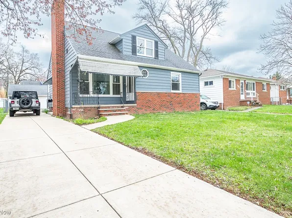 5947 Pearl Rd, Parma Heights, OH 44130