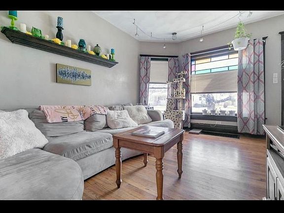 2nd image of 308 1/2 N 1st St