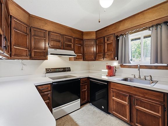 4th image of 146 Beekman Dr Unit 146