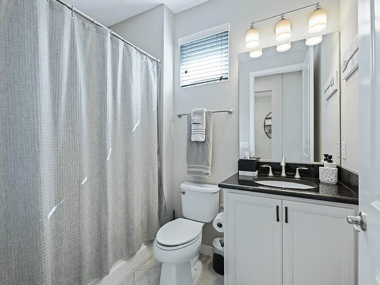 5635 NW 37th Lane Rd — Photo 7