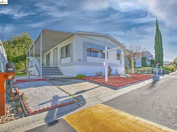 3rd image of 275 Luau Dr