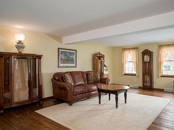 2nd image of 1112 Virginia Dr
