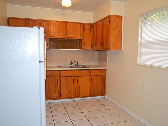 2nd image of 3029 W Helen Ave