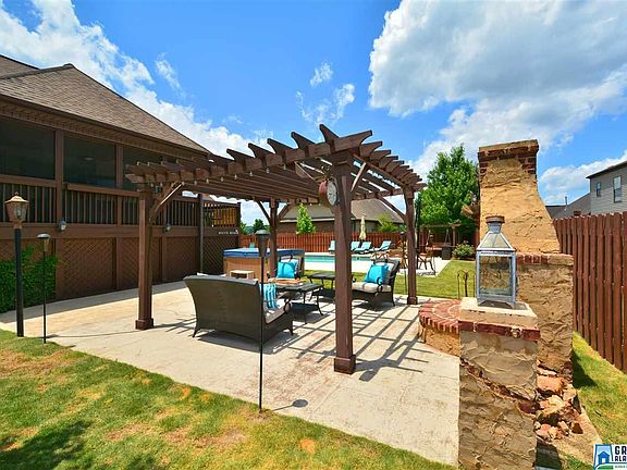3rd image of 200 Eagle Cove Ln