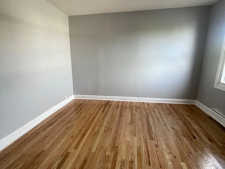 138-140 Clinton Ave #2R — Photo 4