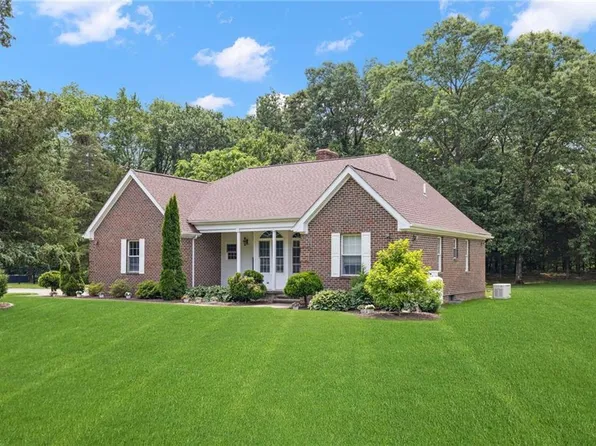 2225 Providence Pike, North Smithfield, RI 02896