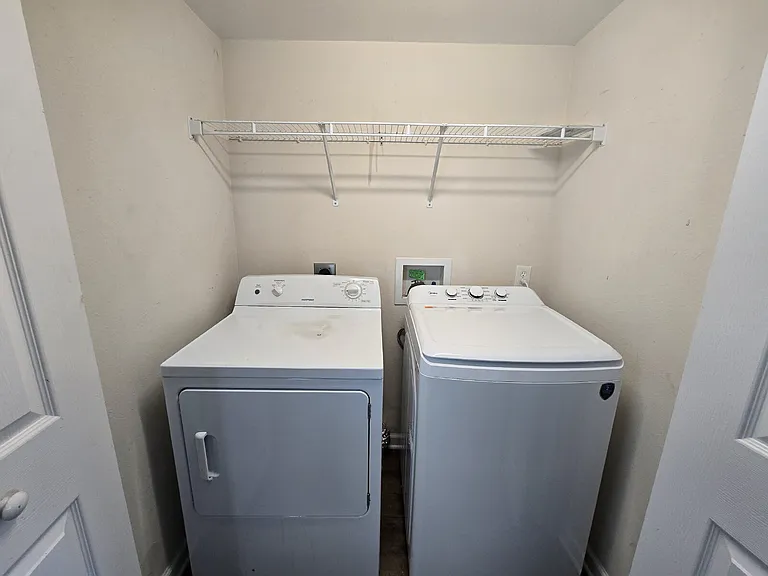 253-1A Executive Ave — Photo 6