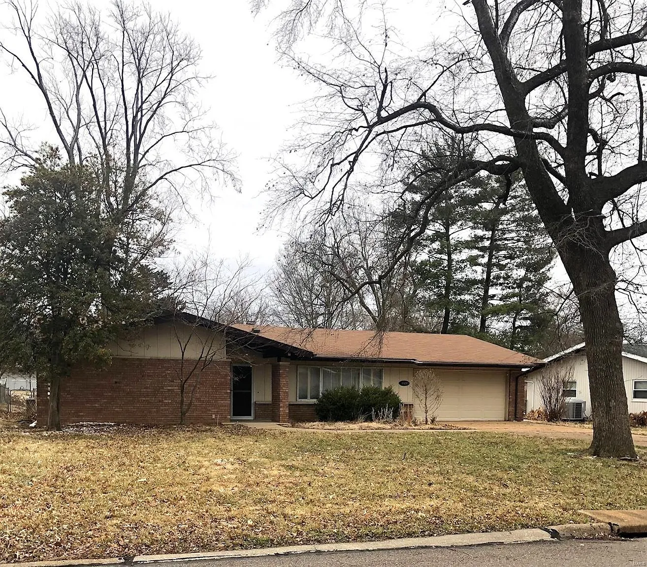 1526 Papillon Dr photo 1