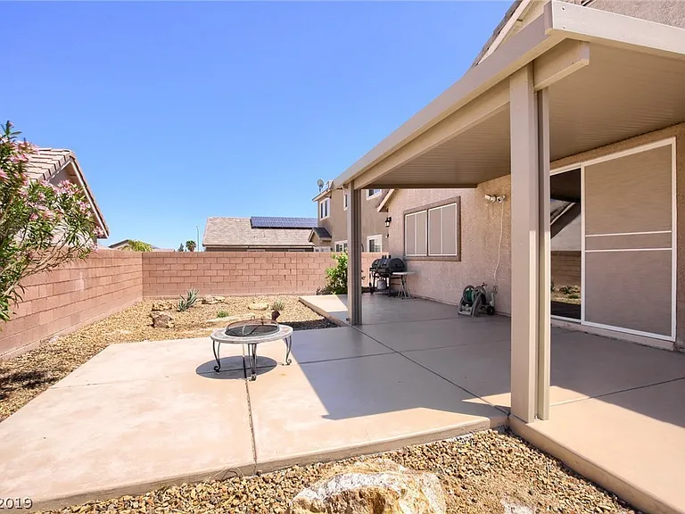 2516 Alma Lidia Ave — Photo 22