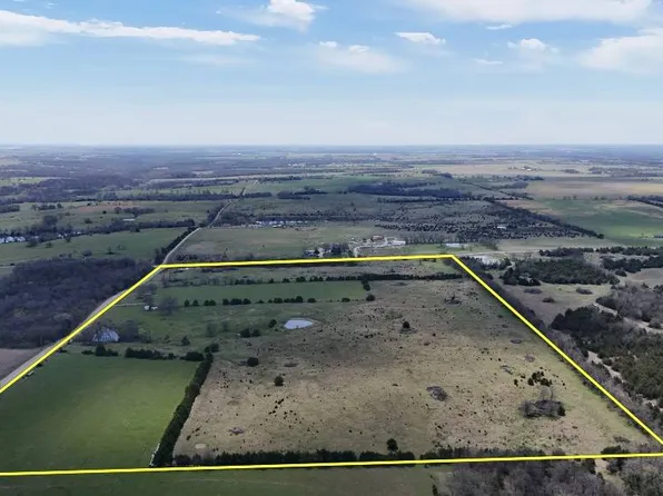 317 S Stubbs Rd, Quenemo, KS 66528