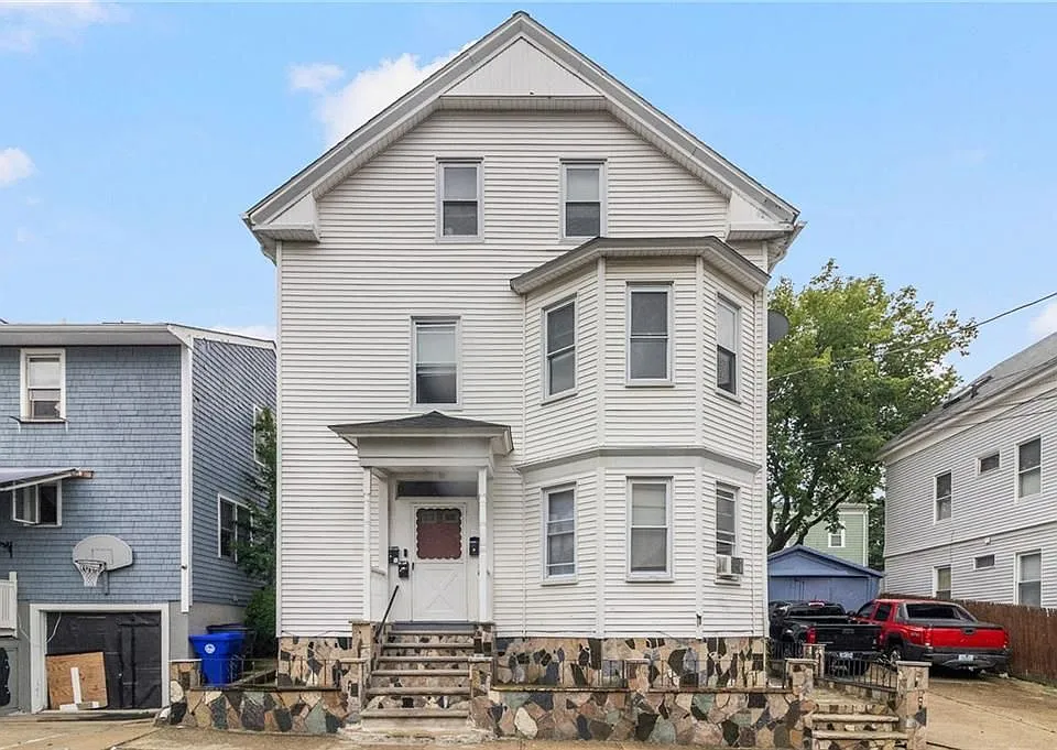 81 Lancaster St #2