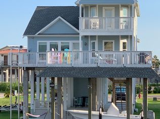 314 Windward Way, Tiki Island, TX 77554