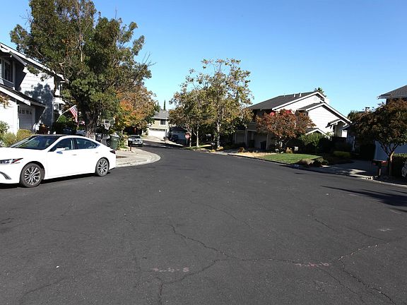 3rd image of 2322 New Lake Pl