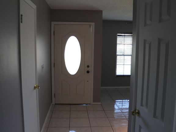 2nd image of 18 Carriage Hill Cir