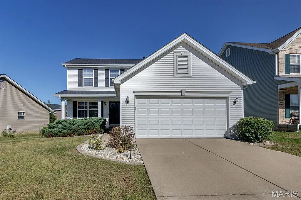 3 bed, 2.5 bath, 1728 sqft, $2,400 — Photo 1