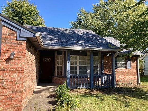 2nd image of 7433 Pebblebrooke East Dr