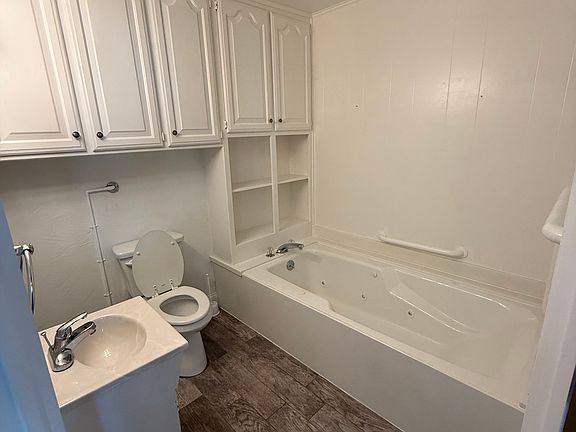 4th image of 105 Acker St