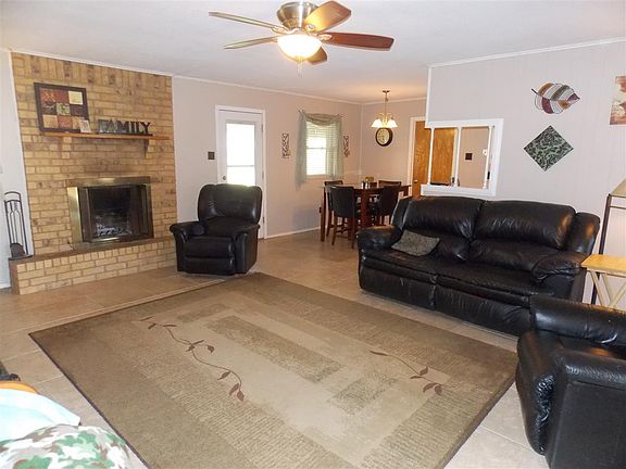 3rd image of 805 W Billington Dr