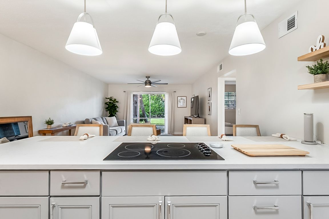 next background image