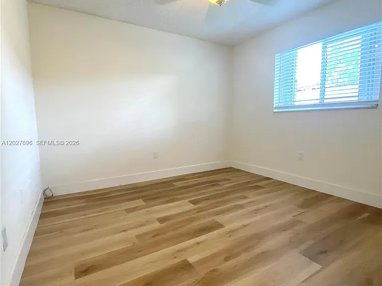 2212 W 74th St #101-28 — Photo 31