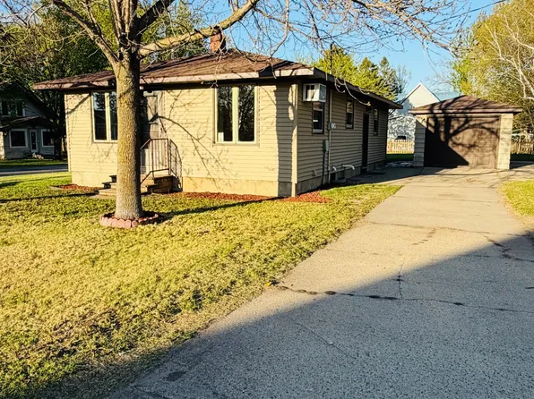 430 Western St, New Munich, MN 56356