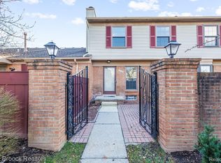 31162 Country Way, Farmington, MI 48331