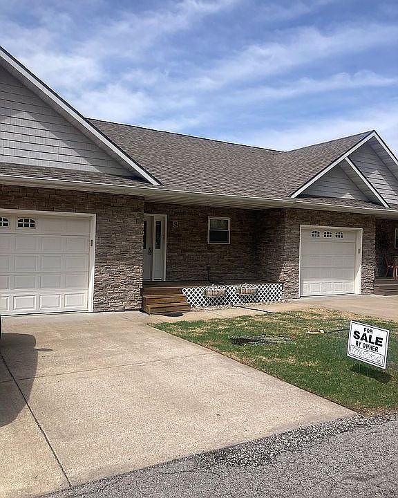 1st image of 3 Oak Point Dr