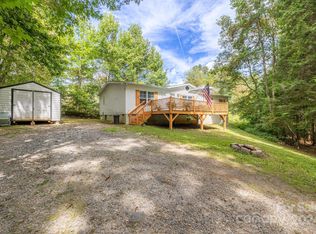 3152 Tanasee Gap Rd, Balsam Grove, NC 28708