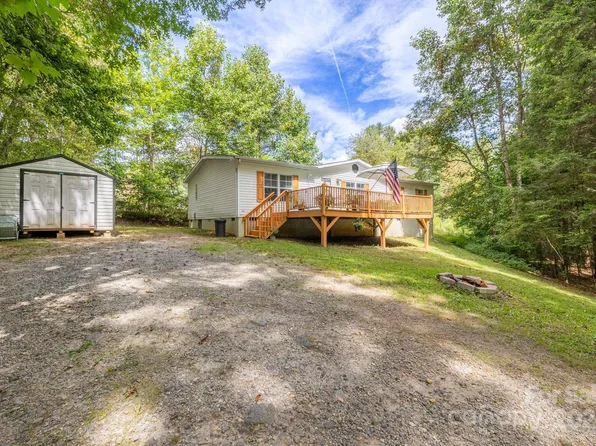 3152 Tanasee Gap Rd, Balsam Grove, NC 28708