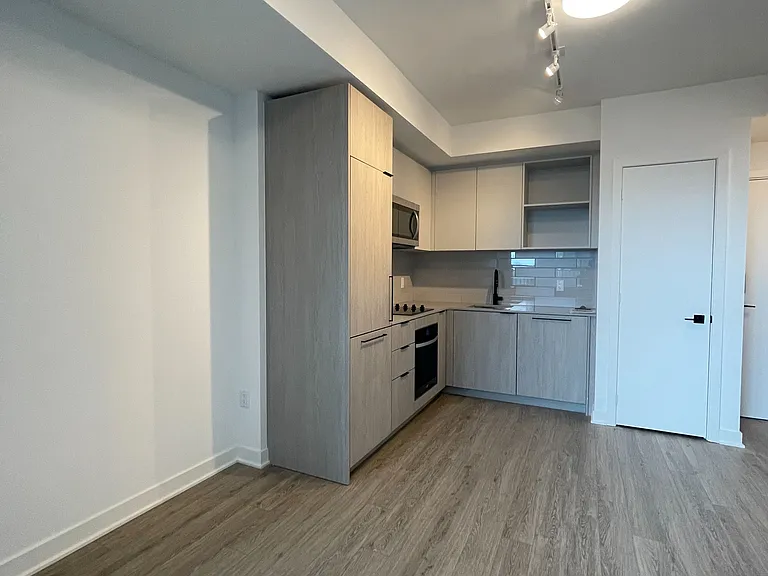1185 Dupont St #503 — Photo 1