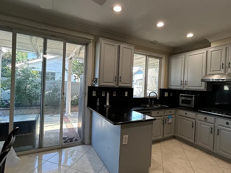 12772 Arbor Ct — Photo 9