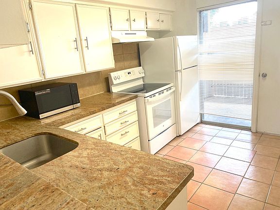 5th image of 1220 Shadowdale Dr APT 2