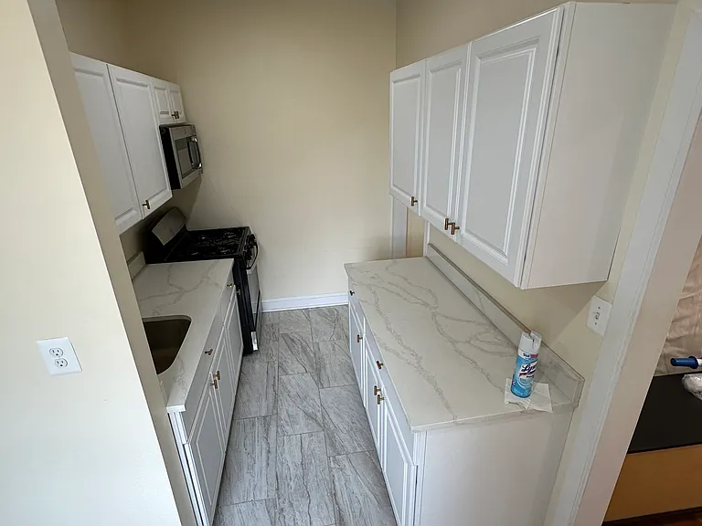 541 Bronx River Rd — Photo 6