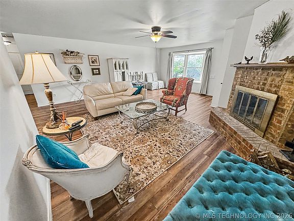 4th image of 603 N Cedar Ave