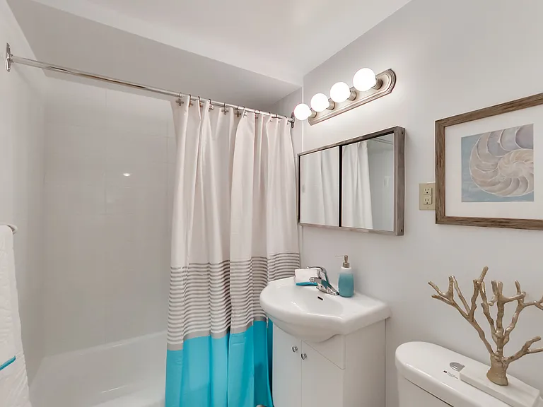 23 Lascelles Blvd — Photo 101