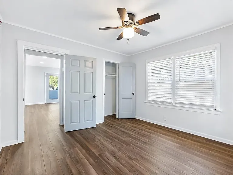 845 Oak St NW — Photo 3