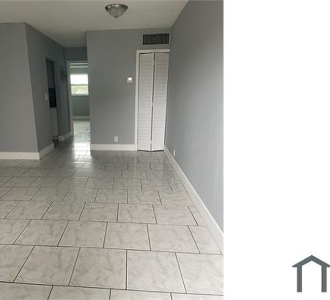 408 NW 30th Ct APT 207, photo 5