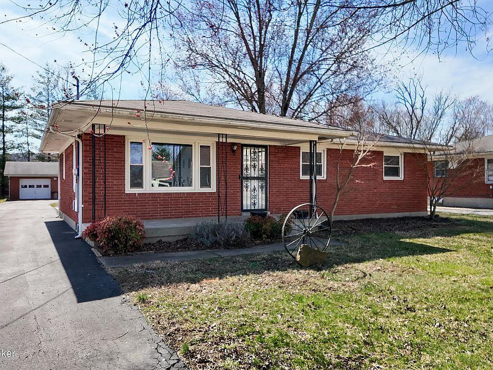 1st image of 204 Rosebank Ct