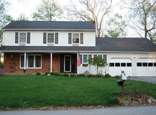 18 Brentwood Dr, Poughkeepsie, NY 12603